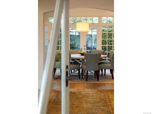 2766 Sea View Rd, Saanich, BC 