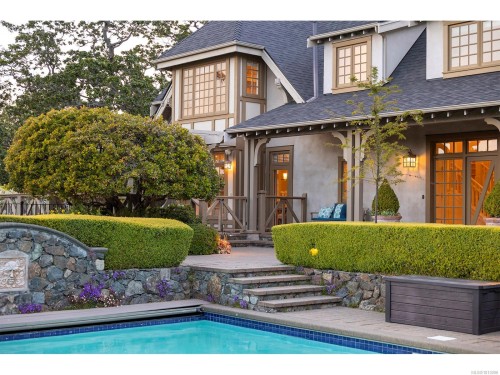 2766 Sea View Rd, Saanich, BC 