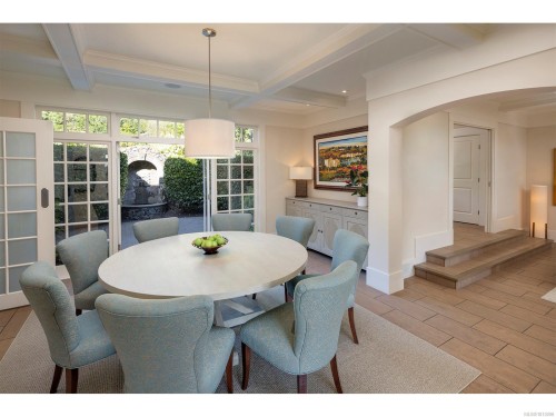 2766 Sea View Rd, Saanich, BC 