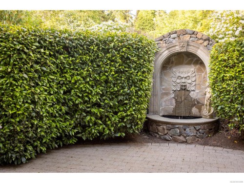 2766 Sea View Rd, Saanich, BC 