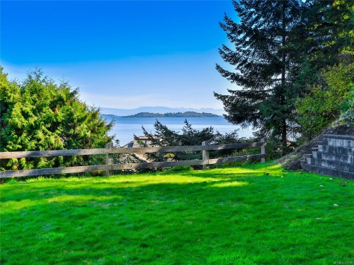 32-1059 Tanglewood Pl, Parksville, BC - Outdoor With Body Of Water
