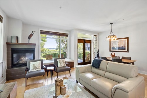 32-1059 Tanglewood Pl, Parksville, BC - Indoor Photo Showing Living Room With Fireplace