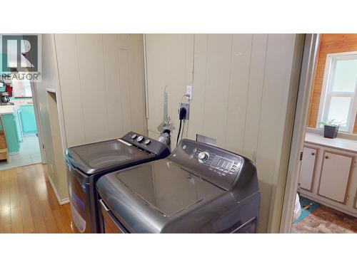 713 Tibbles Road, Quesnel, BC - Indoor Photo Showing Laundry Room