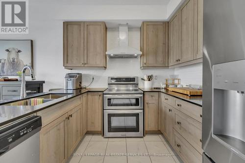 241 Longboat Run, Brantford, ON - Indoor Photo Showing Kitchen