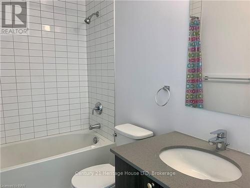 313 - 7711 Green Vista Gate, Niagara Falls (Oldfield), ON - Indoor Photo Showing Bathroom