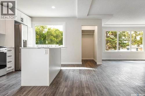 4908 Mckinley Avenue, Regina, SK - Indoor Photo Showing Kitchen