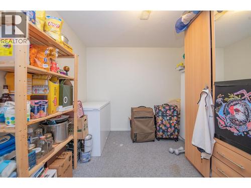 8841 Michael Drive, Coldstream, BC - Indoor