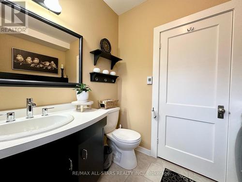 18 Joseph Street, Kawartha Lakes (Bobcaygeon), ON - Indoor Photo Showing Bathroom