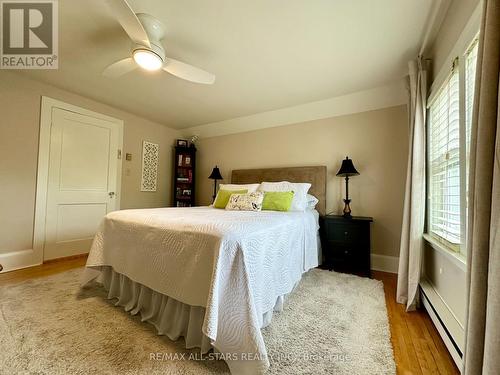 18 Joseph Street, Kawartha Lakes (Bobcaygeon), ON - Indoor Photo Showing Bedroom