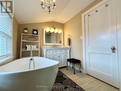 18 Joseph Street, Kawartha Lakes (Bobcaygeon), ON - Indoor