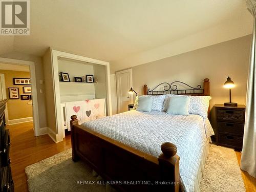 18 Joseph Street, Kawartha Lakes (Bobcaygeon), ON - Indoor Photo Showing Bedroom