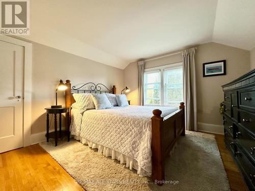 18 Joseph Street, Kawartha Lakes (Bobcaygeon), ON - Indoor Photo Showing Bedroom