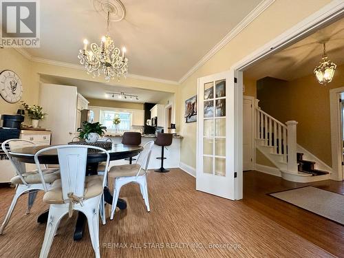 18 Joseph Street, Kawartha Lakes (Bobcaygeon), ON - Indoor Photo Showing Dining Room