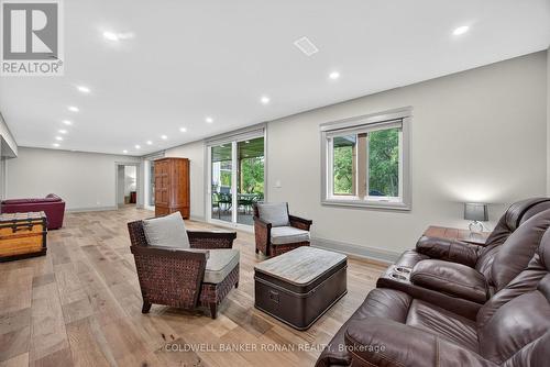 42 Elizabeth Street, New Tecumseth, ON - Indoor Photo Showing Other Room