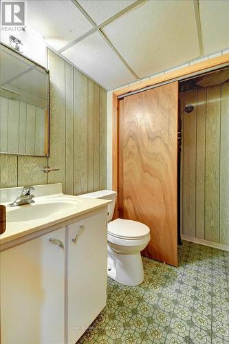 2 Easton Avenue, Bancroft (Bancroft Ward), ON - Indoor Photo Showing Bathroom
