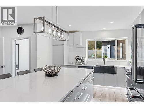 8195 Jackpine Road, Vernon, BC - Indoor Photo Showing Kitchen With Upgraded Kitchen