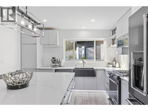 8195 Jackpine Road, Vernon, BC - Indoor Photo Showing Kitchen With Upgraded Kitchen