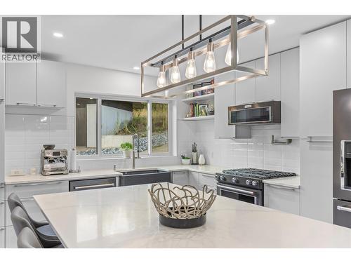 8195 Jackpine Road, Vernon, BC - Indoor Photo Showing Kitchen With Upgraded Kitchen