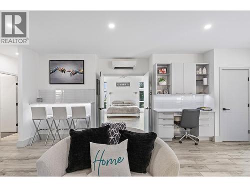 8195 Jackpine Road, Vernon, BC - Indoor