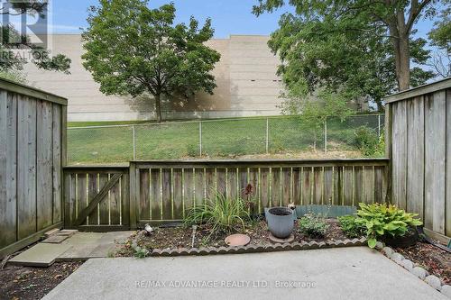 Garden area with no neighbours behind - 60 - 634 Wonderland Road S, London South (South N), ON - Outdoor