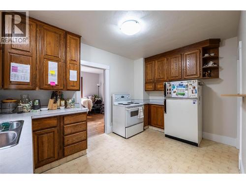 220-222 Vernon Street, Nelson, BC - Indoor Photo Showing Kitchen With Double Sink