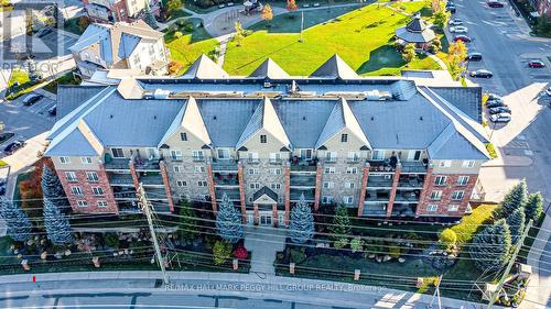 205 - 39 FERNDALE DRIVE S  Barrie, ON L4N 5T5