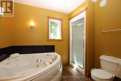 130B Barrett Road, Nipissing (Commanda), ON - Indoor Photo Showing Bathroom