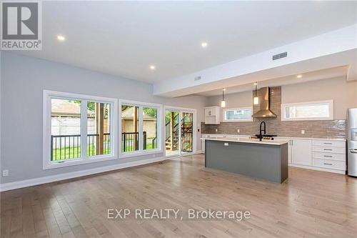 196 Powell Avenue, Ottawa, ON - Indoor Photo Showing Kitchen