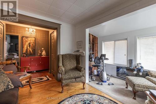 147 Geneva Street, St. Catharines (Downtown), ON - Indoor Photo Showing Living Room