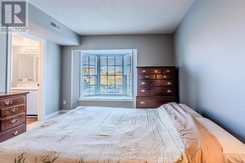 112 - 4013 Kilmer Drive, Burlington, ON - Indoor Photo Showing Bedroom