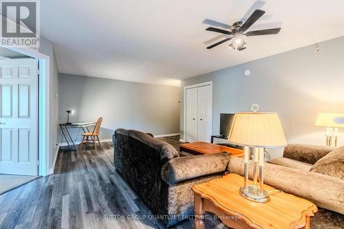 112 - 4013 Kilmer Drive, Burlington, ON - Indoor Photo Showing Living Room