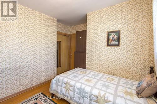 9 Hawthorne Avenue, St. Catharines (Carlton/Bunting), ON - Indoor Photo Showing Bedroom