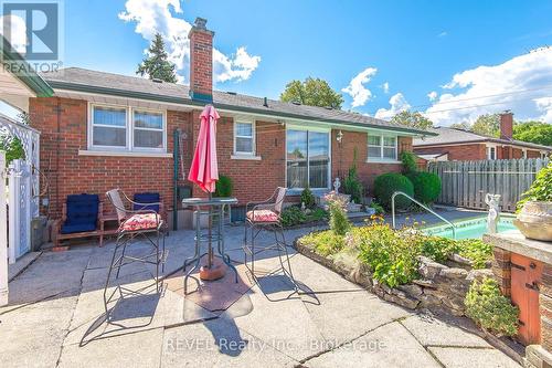 9 Hawthorne Avenue, St. Catharines (Carlton/Bunting), ON - Outdoor