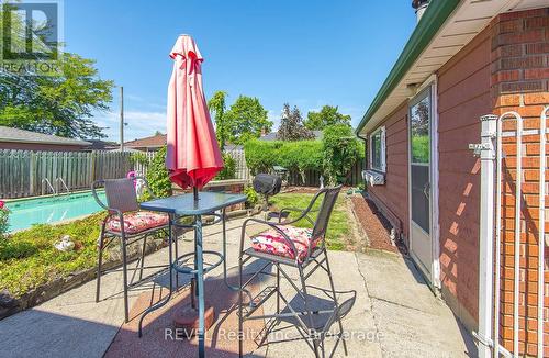 9 Hawthorne Avenue, St. Catharines (Carlton/Bunting), ON - Outdoor With In Ground Pool