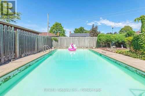 9 Hawthorne Avenue, St. Catharines (Carlton/Bunting), ON - Outdoor With In Ground Pool With Backyard