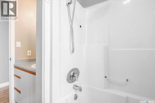 801 1867 Hamilton Street, Regina, SK - Indoor Photo Showing Bathroom