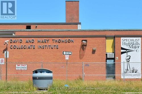 710 - 8 Lee Centre Drive, Toronto, ON - Outdoor