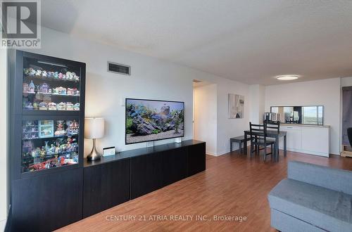 710 - 8 Lee Centre Drive, Toronto, ON - Indoor Photo Showing Living Room