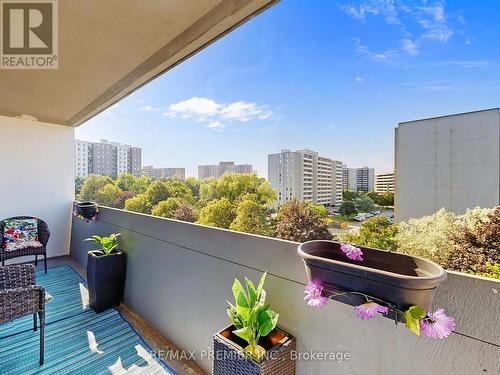 614 - 2 Glamorgan Avenue, Toronto, ON - Outdoor With Exterior