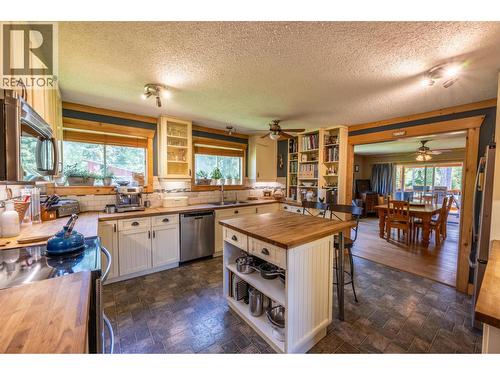 1732 Oberg Johnson Road, Golden, BC - Indoor