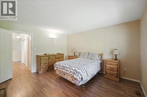 7761 Devito Drive, Trail, BC - Indoor Photo Showing Bedroom