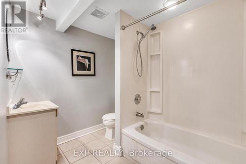 653 Elliott Crescent, Milton, ON - Indoor Photo Showing Bathroom