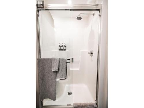 2555 Lakeshore Road Unit# 518, Vernon, BC - Indoor Photo Showing Bathroom