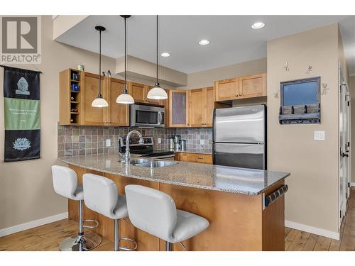 6930 Barcelona Drive E Unit# 47, Fintry, BC - Indoor Photo Showing Kitchen With Double Sink