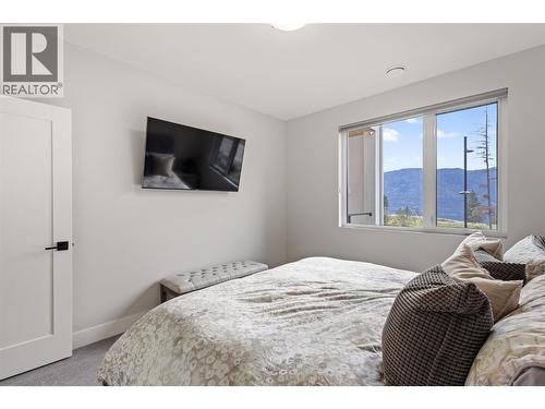 10100 Tyndall Road Unit# 25, Lake Country, BC - Indoor Photo Showing Bedroom