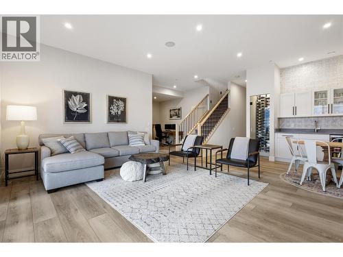 10100 Tyndall Road Unit# 25, Lake Country, BC - Indoor Photo Showing Living Room