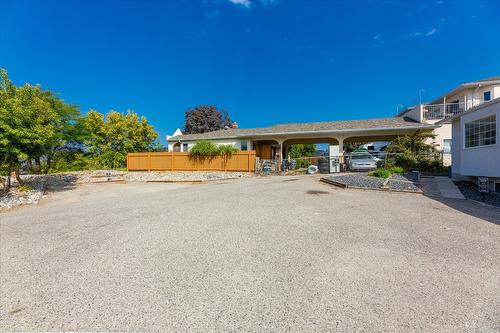 1377 Orchard Drive, Kelowna, BC - Outdoor