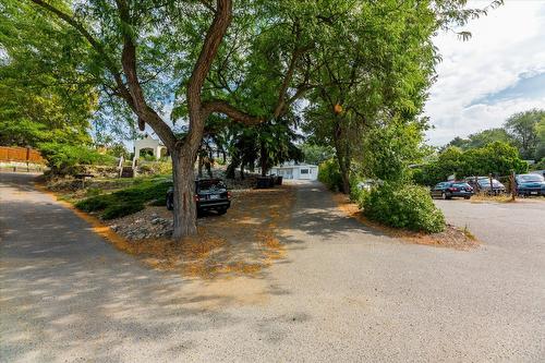 1375 Orchard Drive, Kelowna, BC - Outdoor