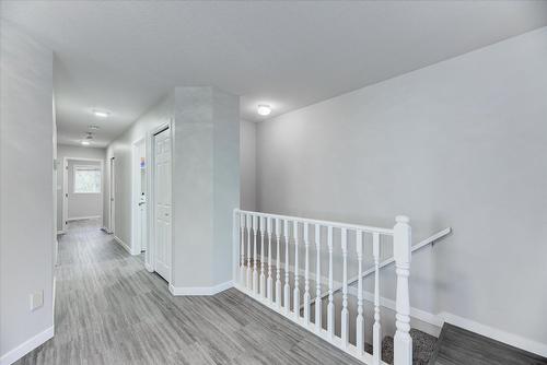 1375/1377 Orchard Drive, Kelowna, BC - Indoor Photo Showing Other Room