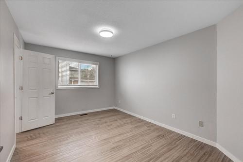 1375/1377 Orchard Drive, Kelowna, BC - Indoor Photo Showing Other Room